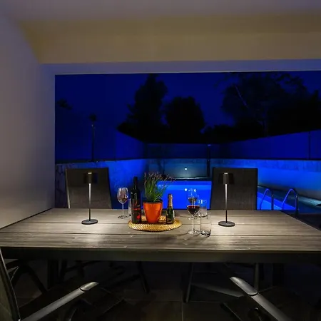 Larus With Private Pool Villa *
