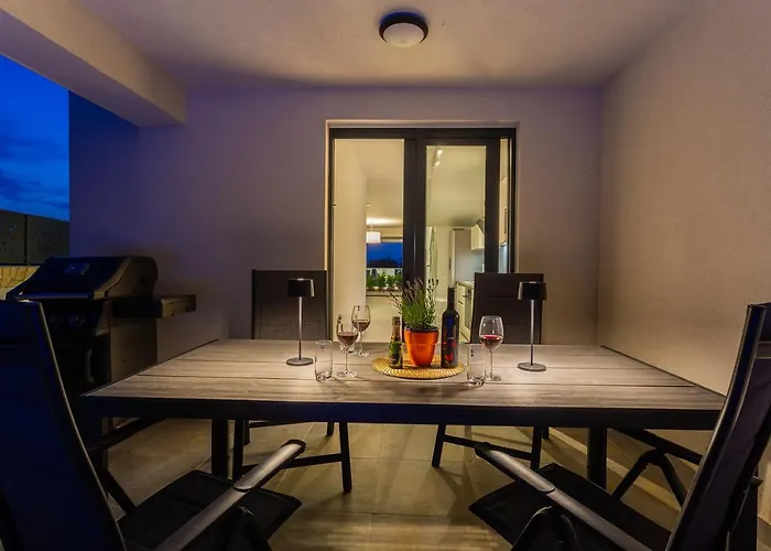 Larus With Private Pool Vila