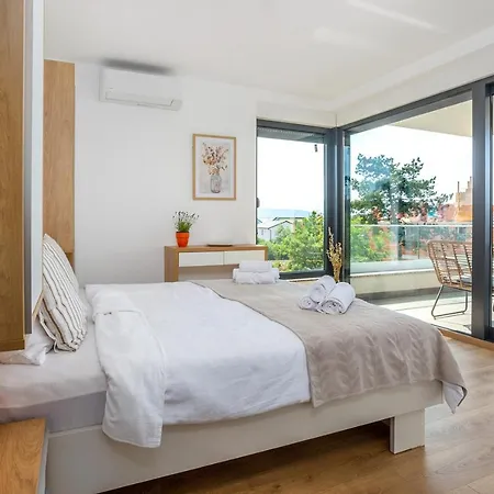 Larus With Private Pool Villa