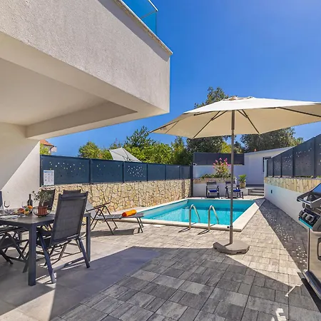 Villa Larus With Private Pool Sveti Anton (Krk)