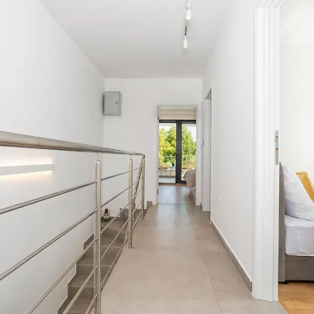 Larus With Private Pool Villa