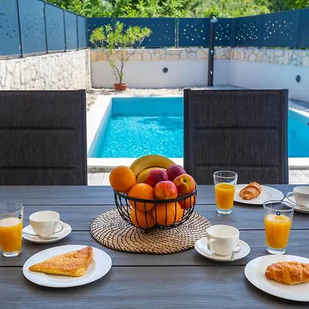 Larus With Private Pool Sveti Anton (Krk)