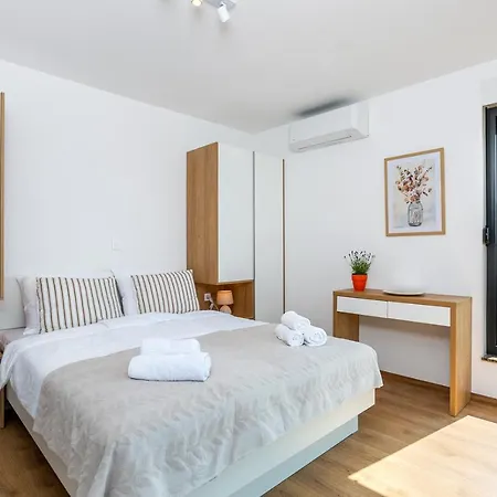 Larus With Private Pool Sveti Anton (Krk)