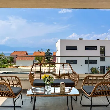 Villa Larus With Private Pool *