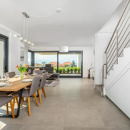 Villa Larus With Private Pool