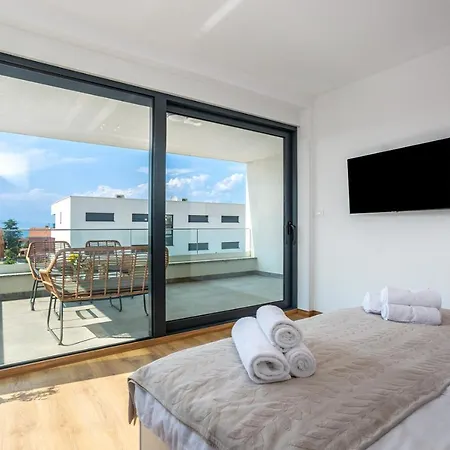 Larus With Private Pool Villa