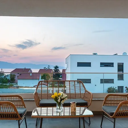 Villa Larus With Private Pool