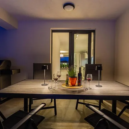 Larus With Private Pool Villa