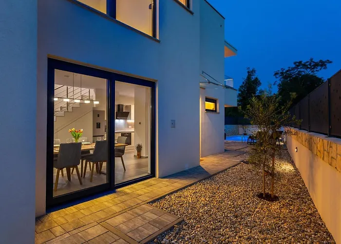 Larus With Private Pool